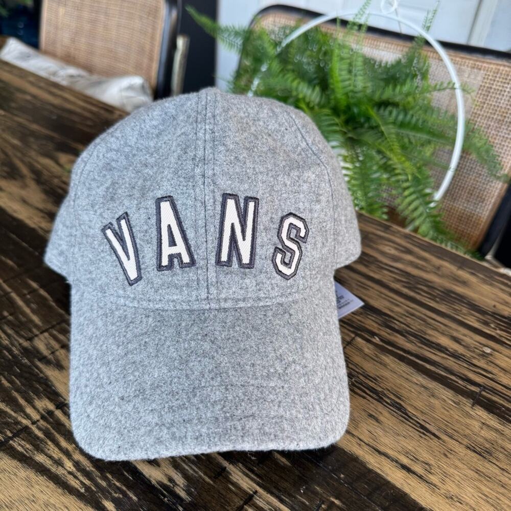Vans – Grey Adjustable Dad Hat 🩶